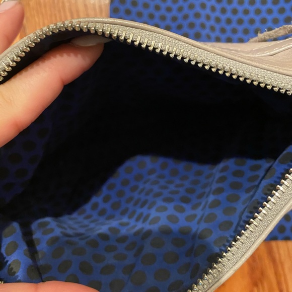 Rebecca Minkoff bag in grey - Picture 7 of 11